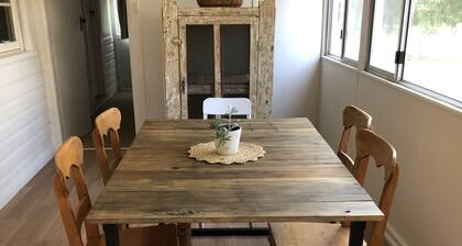 Farm Stay in Gilgandra NSW. 3 bedroom, freshly painted and renovated house