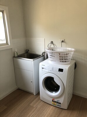 Interior - Farm Stay in Gilgandra NSW. 3 bedroom, freshly painted and renovated house (Biddon)