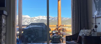 Cozy Saddle Ridge Townhome, walk/ski to Iron Horse & Pony Express Lifts!