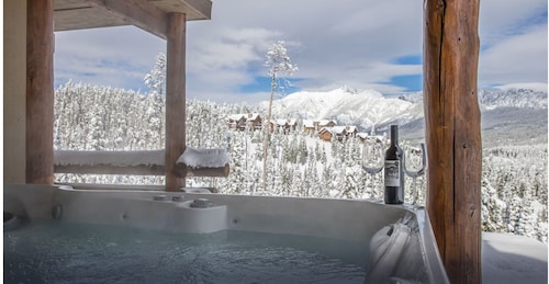 Cozy Saddle Ridge Townhome, walk/ski to Iron Horse & Pony Express Lifts!