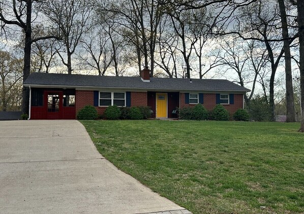 Exterior - Nestled A'more- Just under 1/2 mile from Moors Marina! (Gilbertsville)