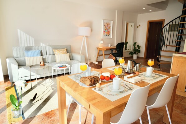 Dining - Dúplex muy Luminoso y Acogedor Cerca de La Playa de Las Canteras (Las Palmas de Gran Canaria)