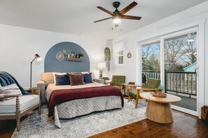 4 bedrooms, desk, iron/ironing board, travel cot