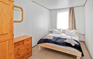 1 dormitorio, cuna de viaje, wifi gratis y ropa de cama
