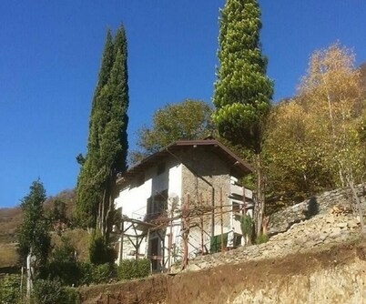 Lake Como 7 miles - Val di Mello: 1-ROOM-APARTMENT / TWO-ROOM APARTMENT BedroomBathroomKitchen
