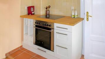 Kühlschrank, Ofen, Herdplatte, Geschirrspüler