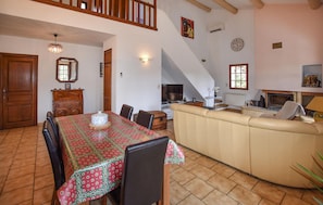 TV - Beautiful home in Loriol-du-Comtat with WiFi (Loriol-du-Comtat)
