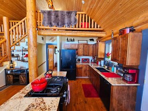 ثلاجة، ميكروويف، فرن، موقد طهي مسطح