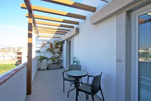 Outdoor dining - Vila Dona Anna - Townhouse Tavira (Tavira)