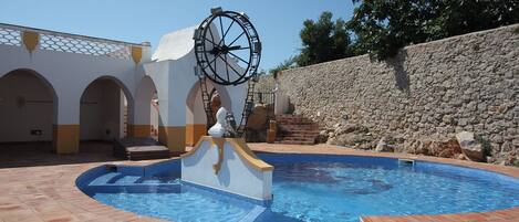 Utomhuspool