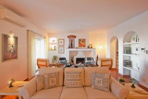 Smart TV, fireplace, ping pong, books - Vila Dona Anna - Townhouse Tavira (Tavira)