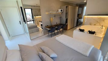 Studio Lune de Miel | Bureau, espace de travail pour ordinateur portable