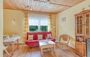 Fernseher, Kamin, Stereoanlage