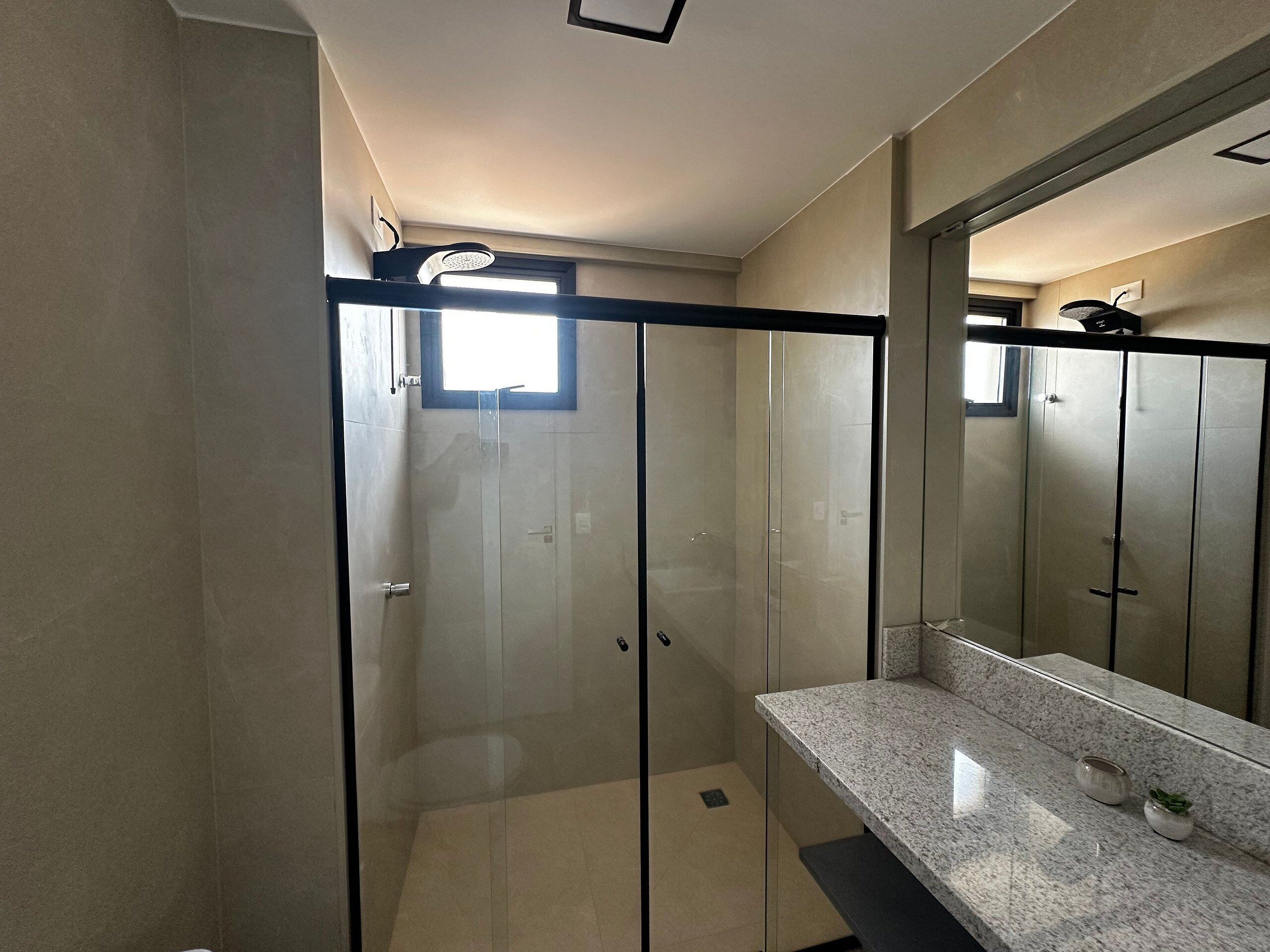 아파트 | 욕실 | 헤어드라이어, 타월, 비누, 샴푸