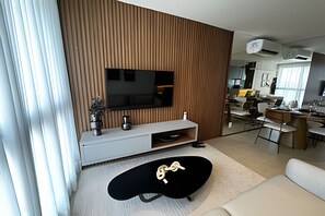 Apartment | Living area | Flat-screen TV