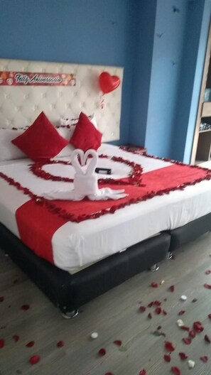 Quarto casal executivo de uso individual | Cofres nos quartos, individualmente decorados
