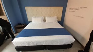 Quarto casal executivo de uso individual | Cofres nos quartos, individualmente decorados