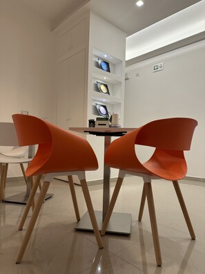 Dining - St.peter's Moon near St. Peter's Basilica and very close to the historic center (Roma)