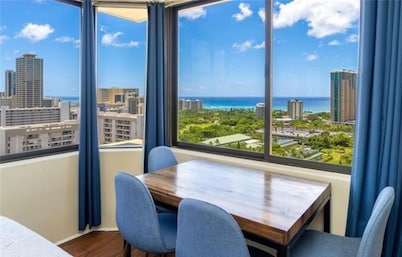 Unique Corner Studio Condo Incredible Ocean and Canal Views!