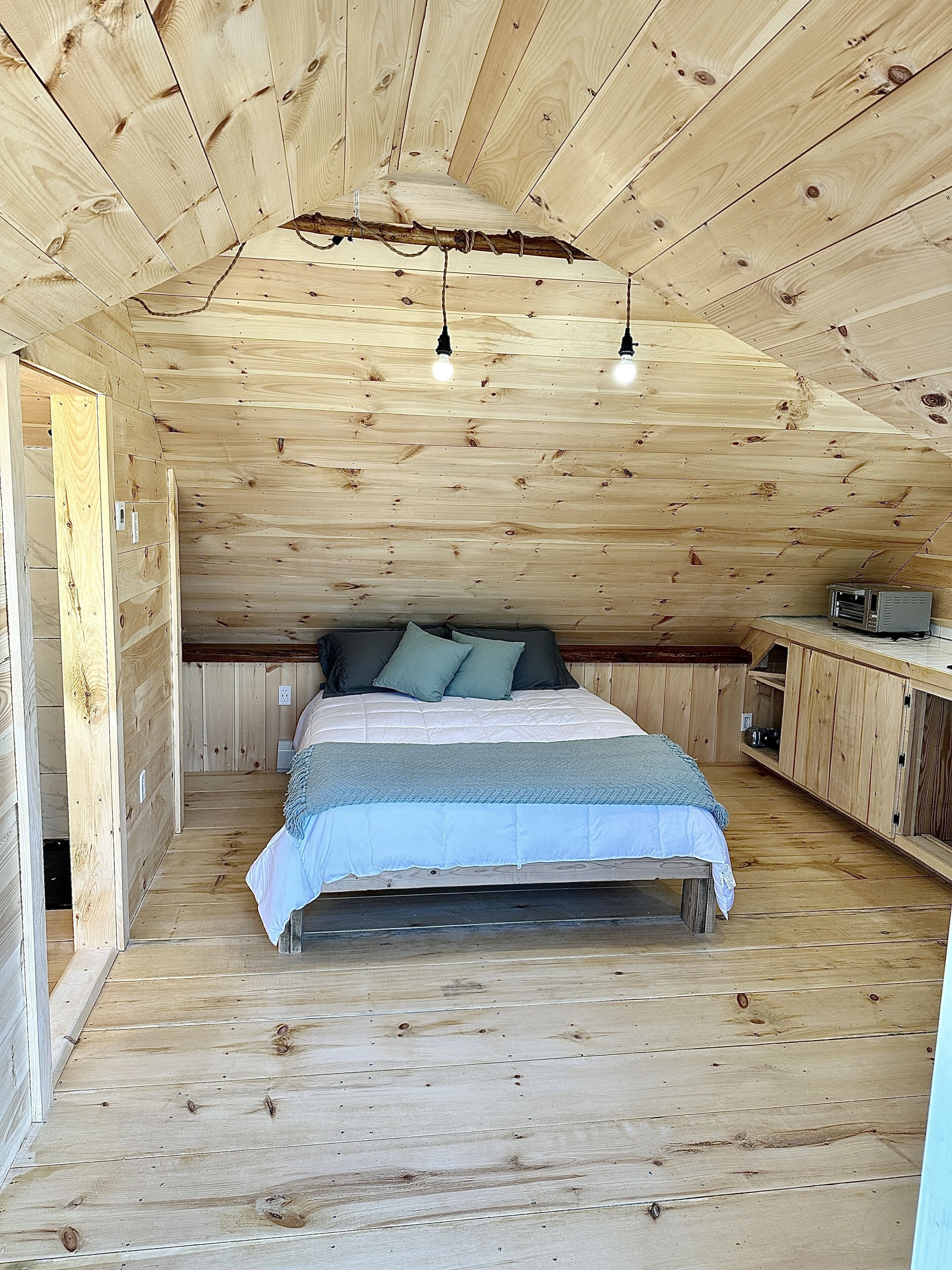 Studio Apt- 100 acres with Kayak/Canoe/Paddleboards