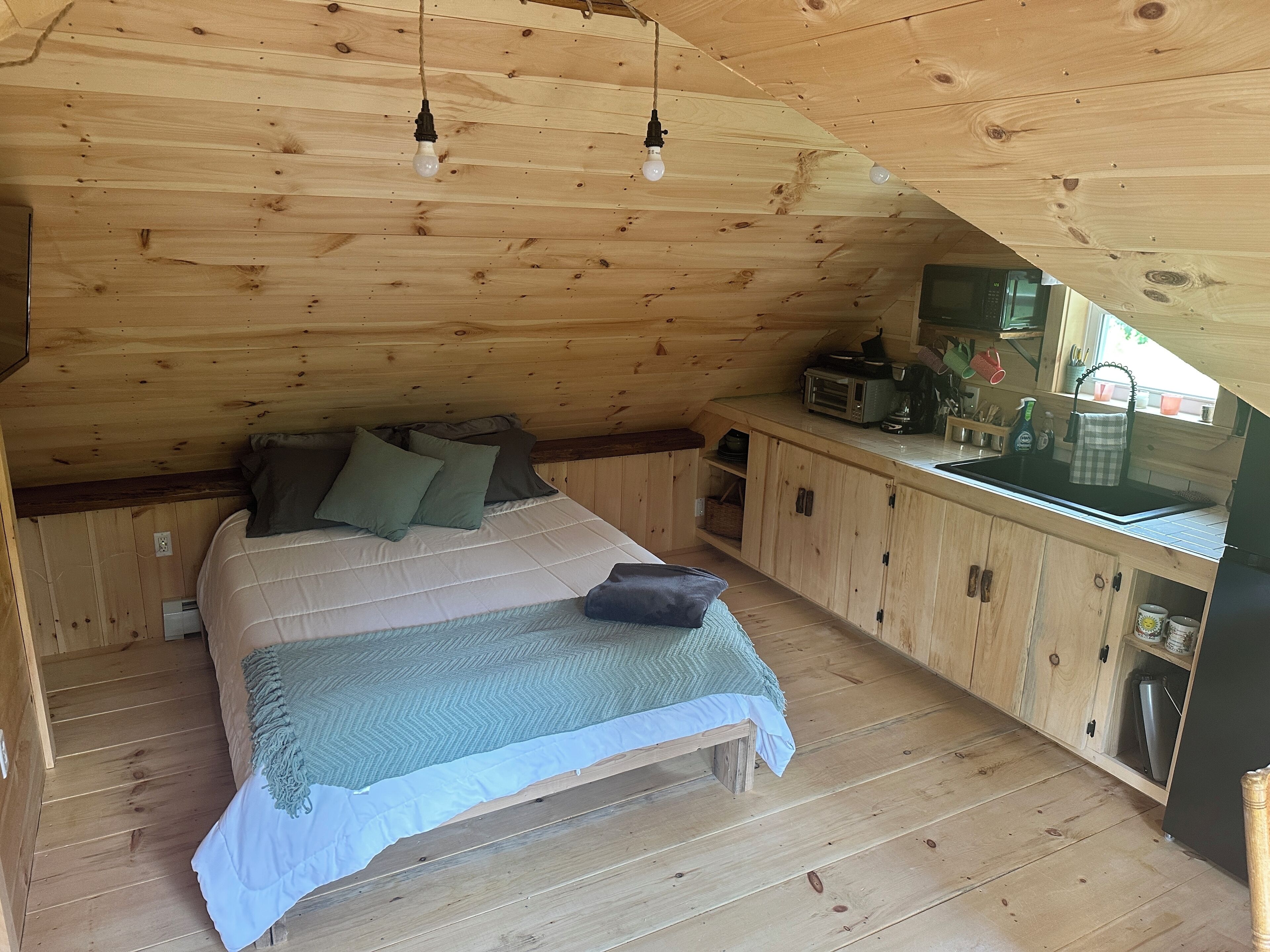Cabin Style Studio Apt With Private Hot Tub On 100 Acres Kayaks, Canoes & Sup - Augusta, ME