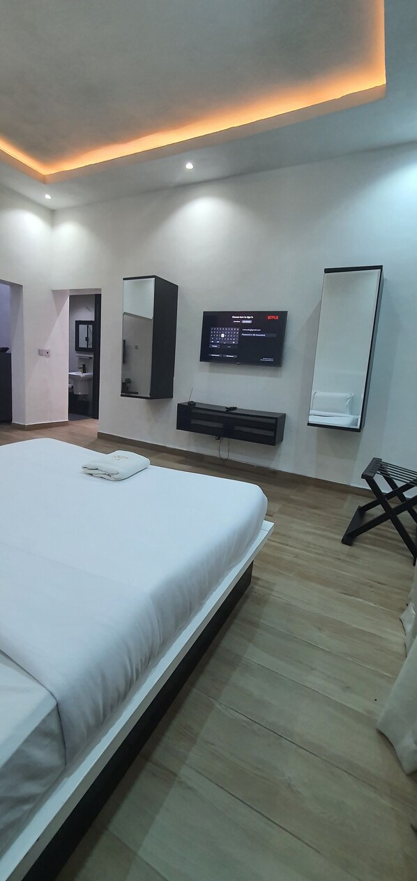 8 Schlafzimmer, Bügeleisen/Bügelbrett, WLAN, Bettwäsche