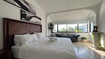 3 chambres, fer et planche à repasser, Wi-Fi, draps fournis