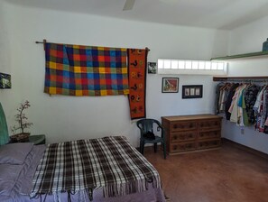 2 bedrooms, WiFi, bed sheets - Beautiful and spacious 2 blocks from the beach and town center! (La Manzanilla)
