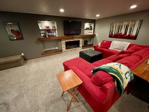 Smart TV, fireplace, ping pong, computer monitors
