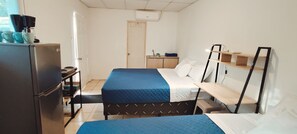 1 bedroom, desk, free WiFi, bed sheets - Comfy Stay for 4 @CasaSanAlfonso Room#24 (La Libertad)