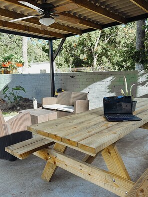 Outdoor dining - Comfy Stay for 4 @CasaSanAlfonso Room#24 (La Libertad)