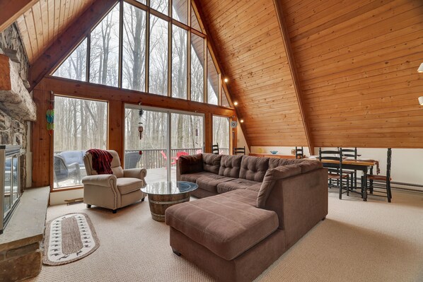 Smart TV, DVD player, table football, books - Welcome to Palm Hideaway in The Hideout (Hamlin)