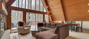 Welcome to Palm Hideaway in The Hideout