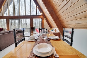 Dining - Welcome to Palm Hideaway in The Hideout (Hamlin)