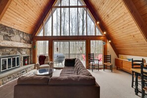 Smart TV, DVD player, table football, books - Welcome to Palm Hideaway in The Hideout (Hamlin)