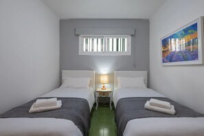 1 chambre, accès au Wi-Fi (inclus), literie fournie