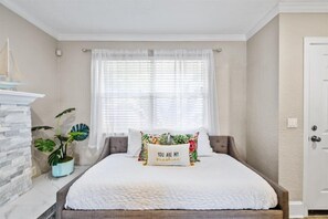 3 bedrooms, iron/ironing board, travel crib, free WiFi