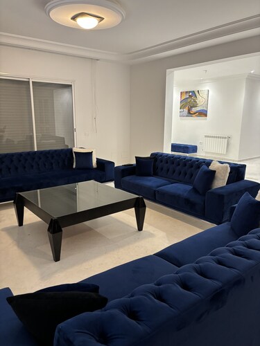 Apparemment Haut Standing 170m