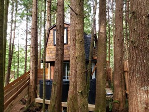 Exterior - The Sapling Cabin by Evergreen Forest Cabins (Ucluelet)