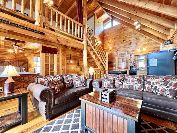 Smart-tv, eldstad, tv-spel och bordsfotboll