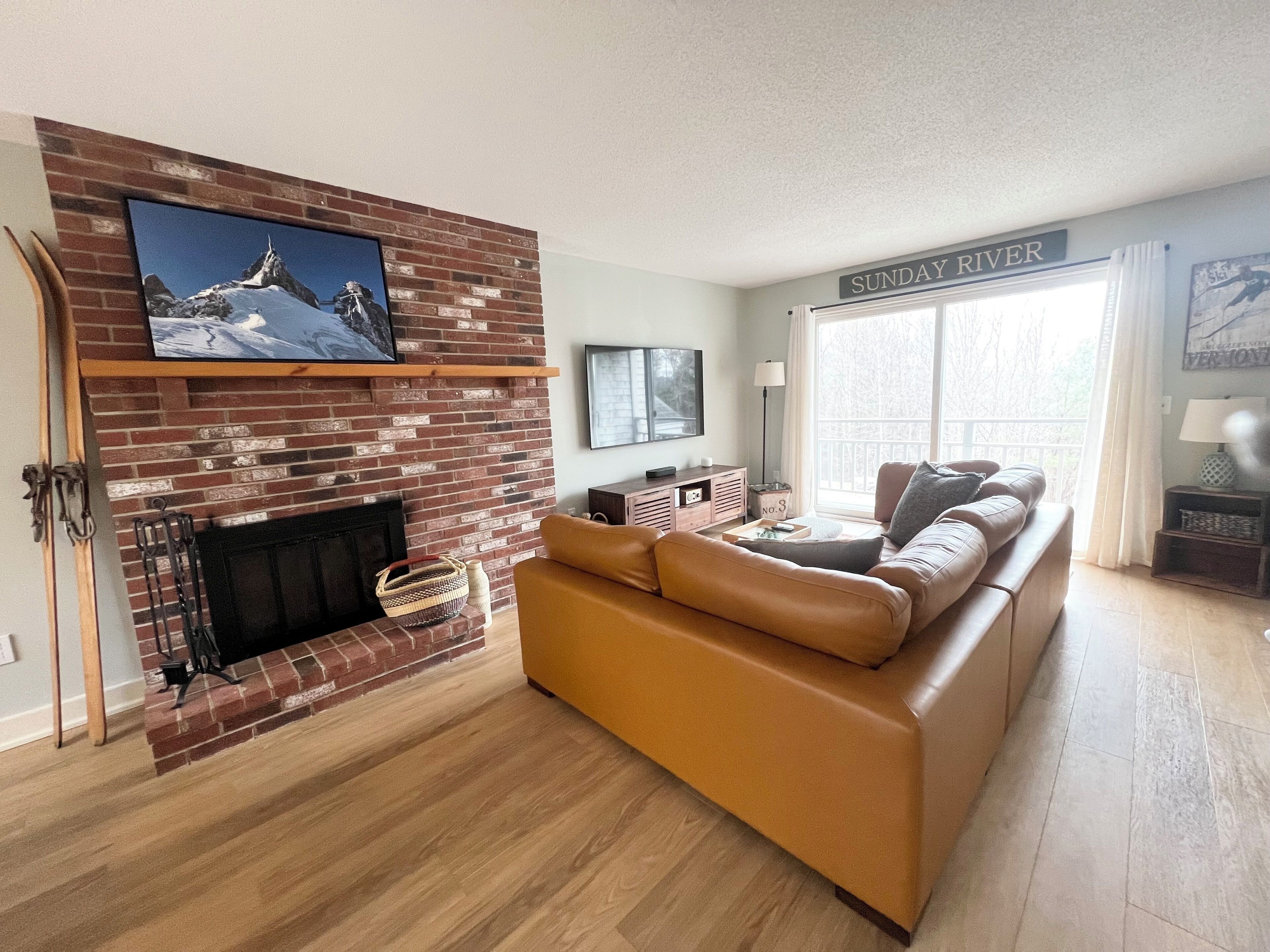 Pristine Bethel Condo conveniently located close to Downtown and Sunday River