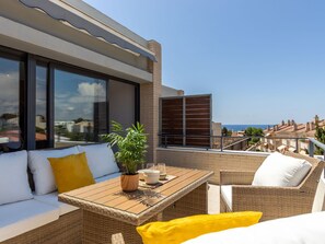 Terrace/patio - Wonderful  villa for 6 guests with WIFI, A/C, TV and patio (Torredembarra)