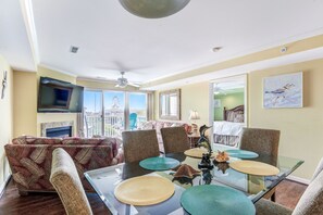 Dining - 4 Bed W/ 
Pool Steps to the Beach/Ride (Ocean City)