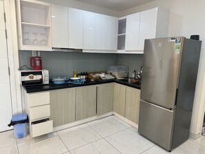 Private kitchen - Modern 2BR Condo at Terra Royal  10m to Bến Thành market, 10m to Airport (Thành phố Hồ Chí Minh)