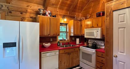 Restoration Station-2 BR/2 Ba Log Cabin on10-ac sheep farm, see also VRBO2023701