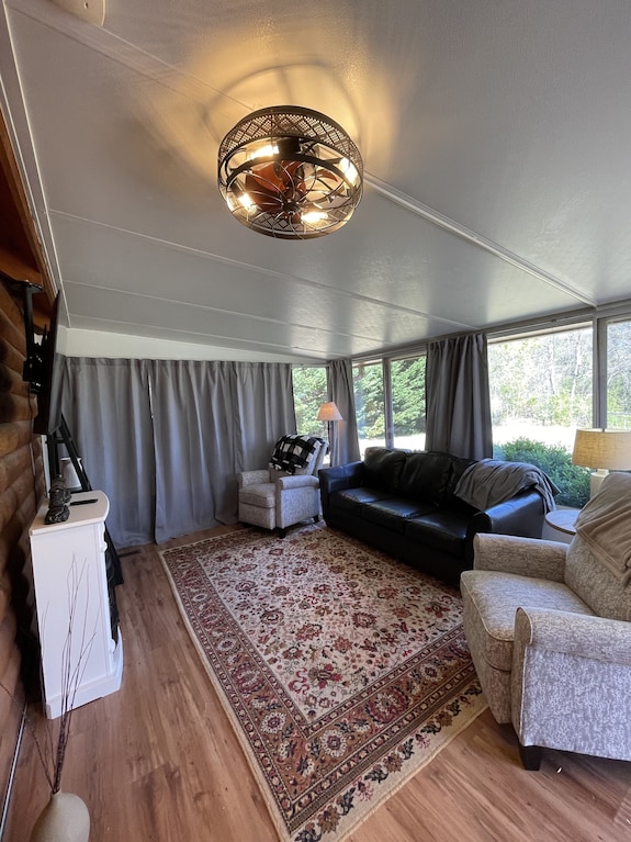 Restoration Station: Where Landrum's Past Inspires Renewal - 2bed/2ba Log Cabin - Tryon, NC