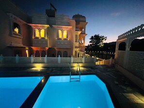 Outdoor pool - The Kumbha Mahal Resort (Kumbhalgarh)