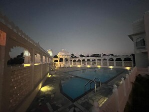 Outdoor pool - The Kumbha Mahal Resort (Kumbhalgarh)