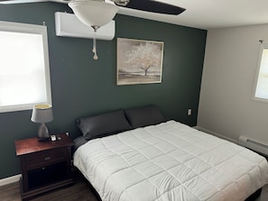 4 bedrooms, desk, iron/ironing board, WiFi