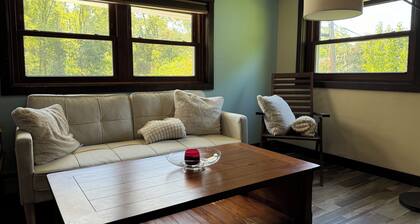 Canandaigua Lake Cottage—500ft to private lake access